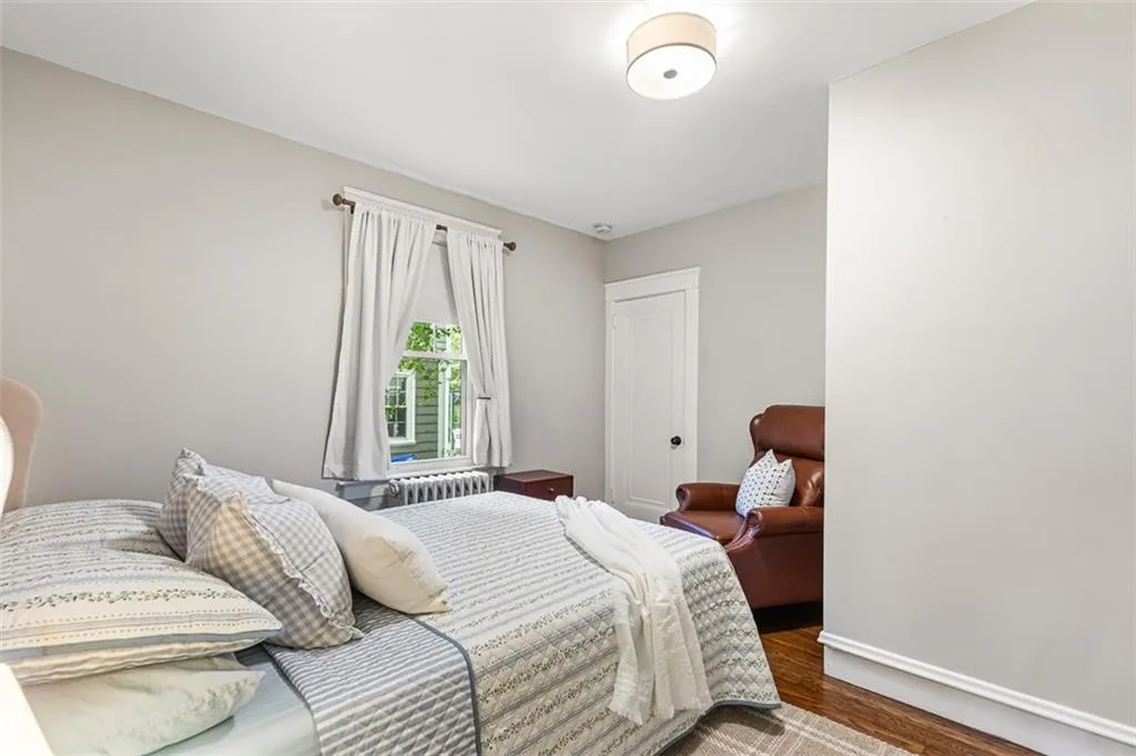 15 Berwick Place East Providence RI 02916