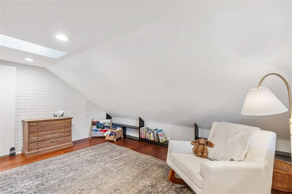 15 Berwick Place East Providence RI 02916