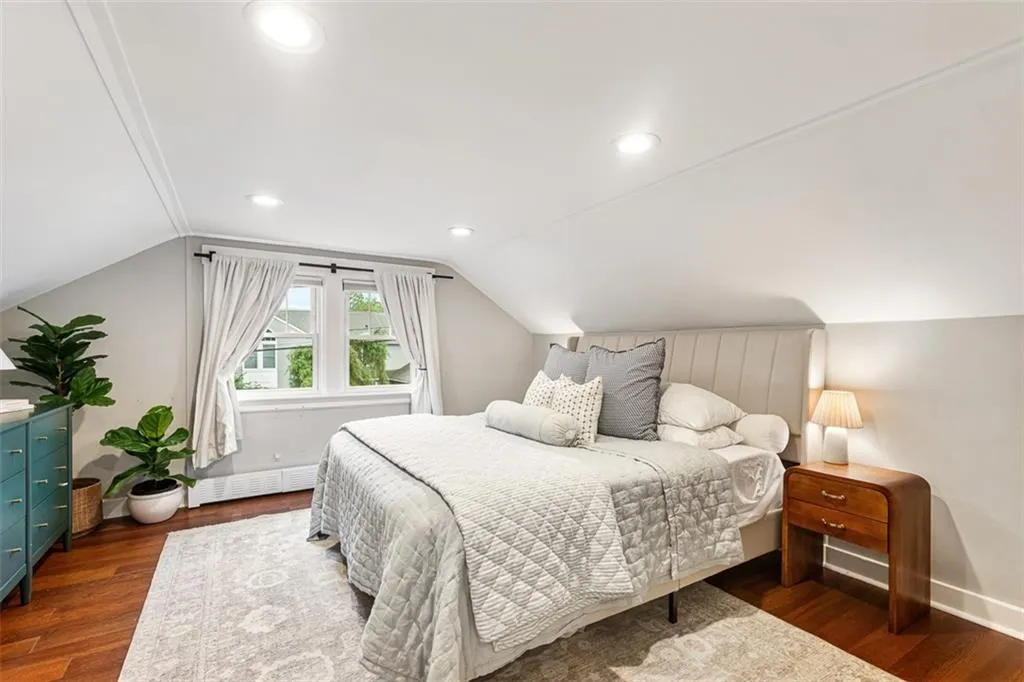 15 Berwick Place East Providence RI 02916