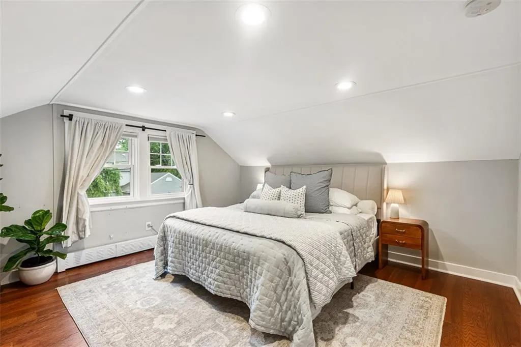 15 Berwick Place East Providence RI 02916