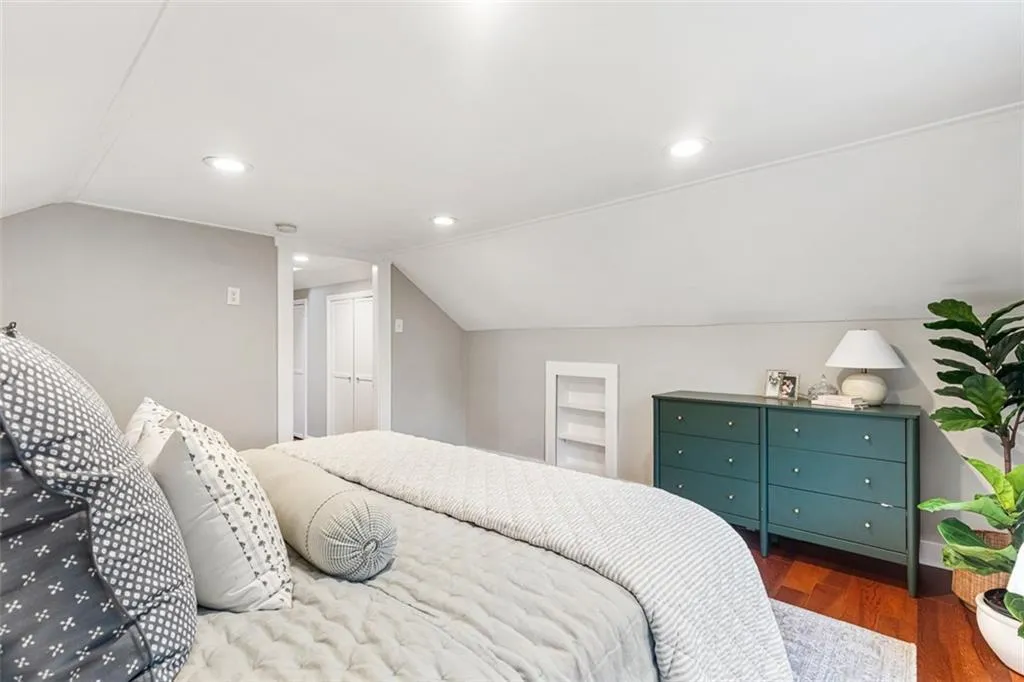 15 Berwick Place East Providence RI 02916