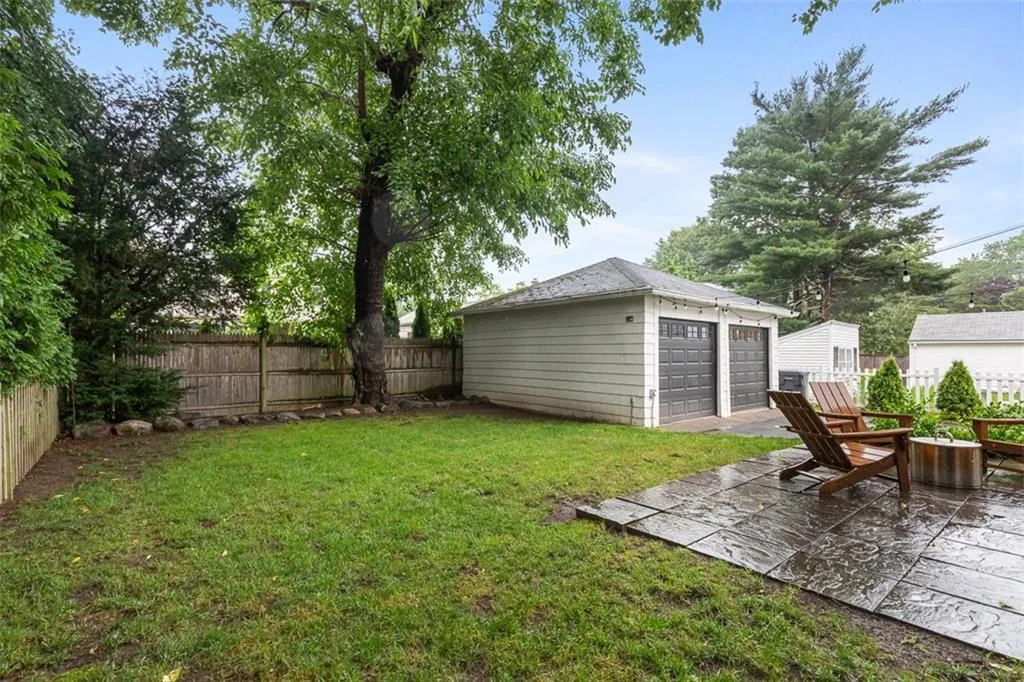 15 Berwick Place East Providence RI 02916