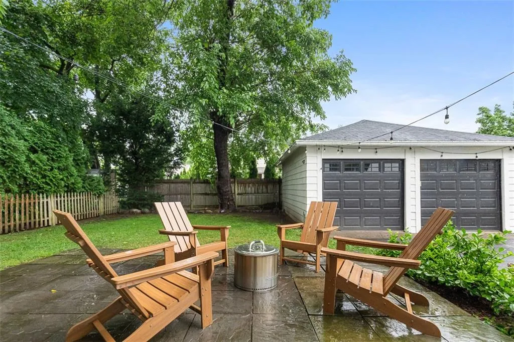 15 Berwick Place East Providence RI 02916