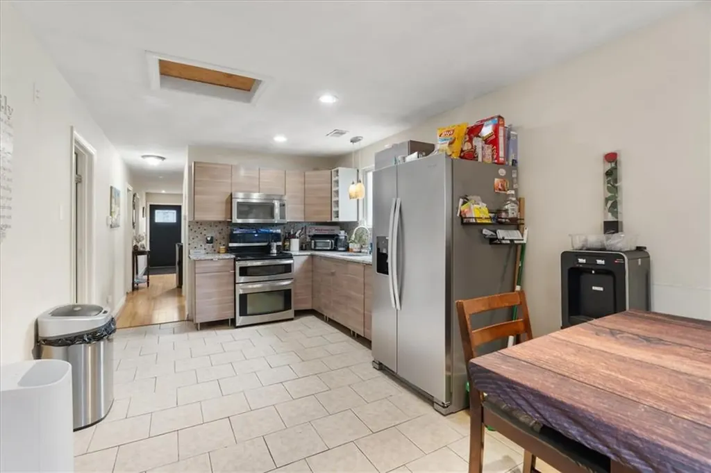 9 Halton Street Providence RI 02907