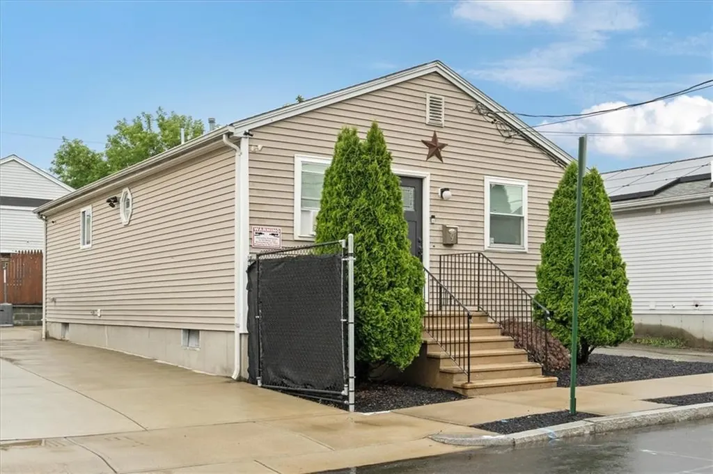 9 Halton Street Providence RI 02907