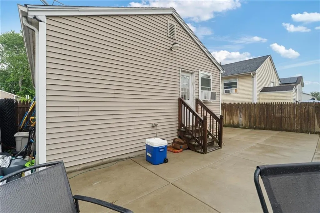 9 Halton Street Providence RI 02907