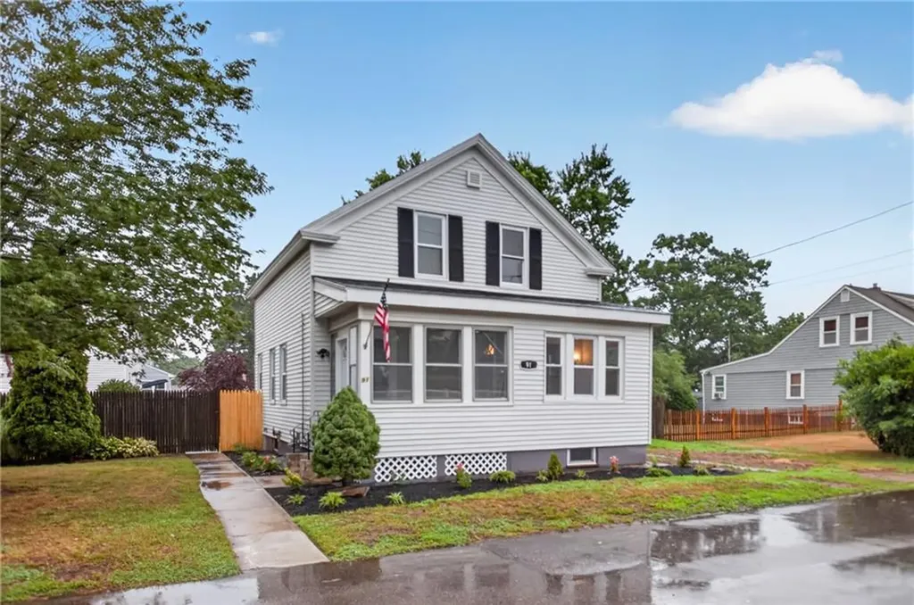91 Ash Street Warwick RI 02888