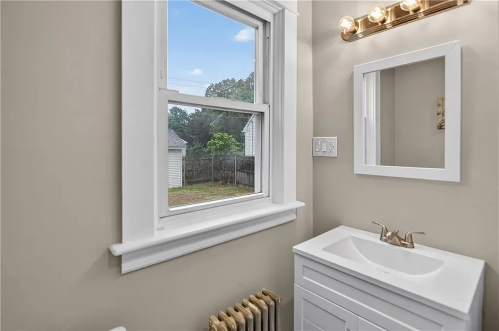 91 Ash Street Warwick RI 02888
