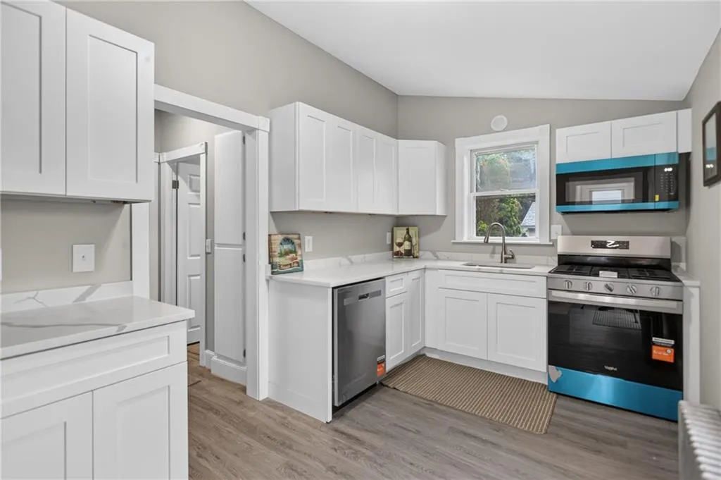 91 Ash Street Warwick RI 02888