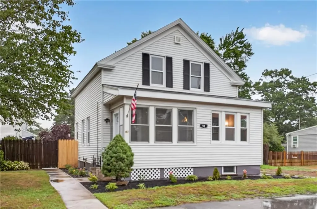 91 Ash Street Warwick RI 02888