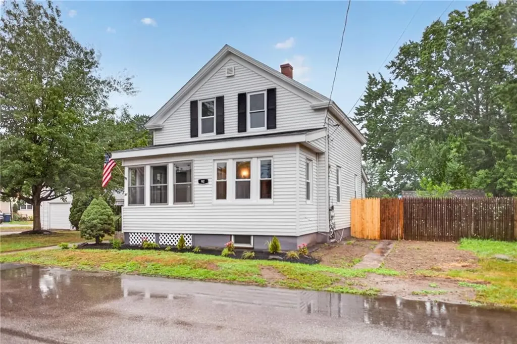 91 Ash Street Warwick RI 02888