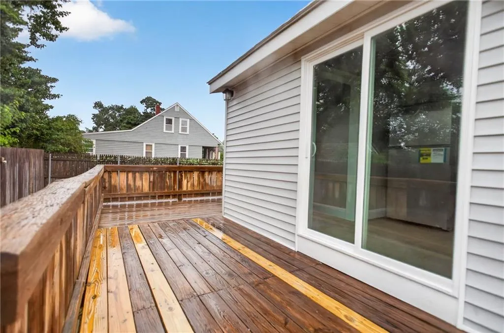 91 Ash Street Warwick RI 02888