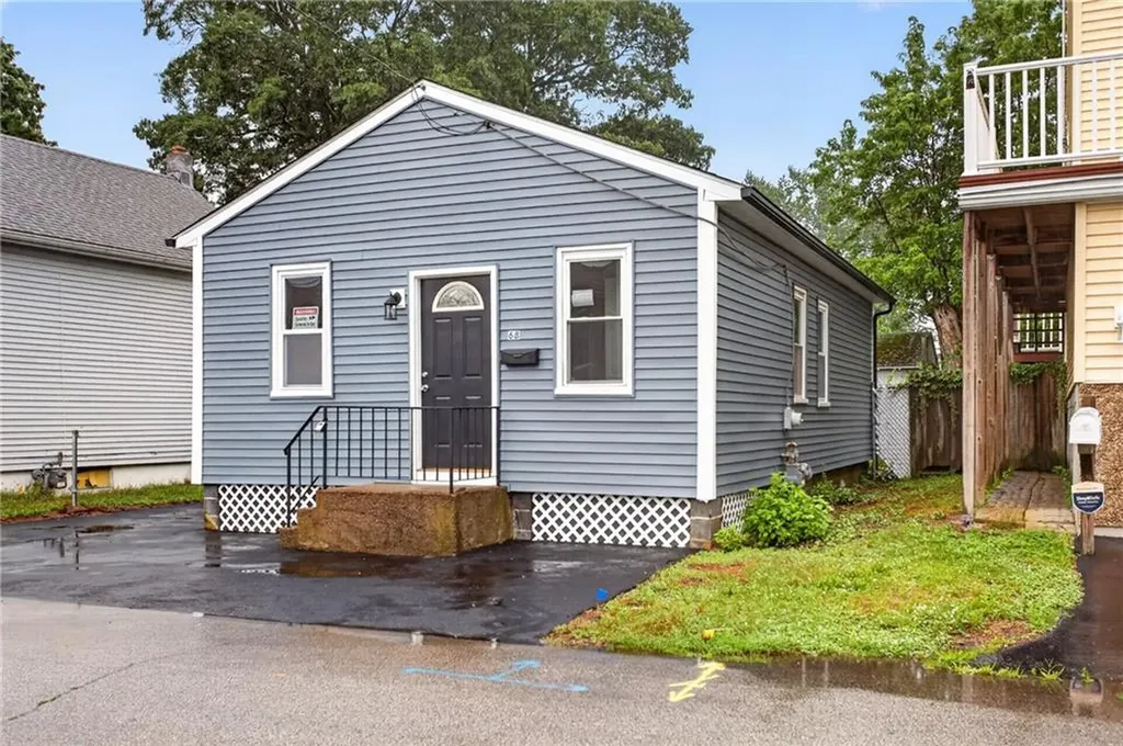 68 Uncas Street Warwick RI 02889
