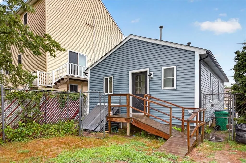 68 Uncas Street Warwick RI 02889