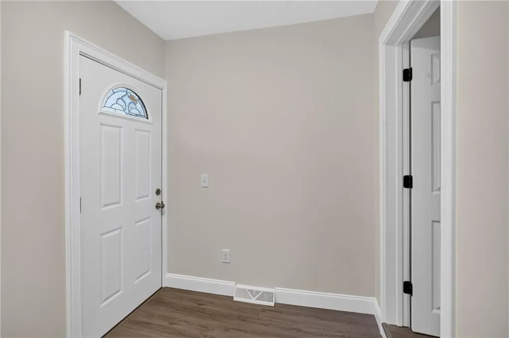 68 Uncas Street Warwick RI 02889