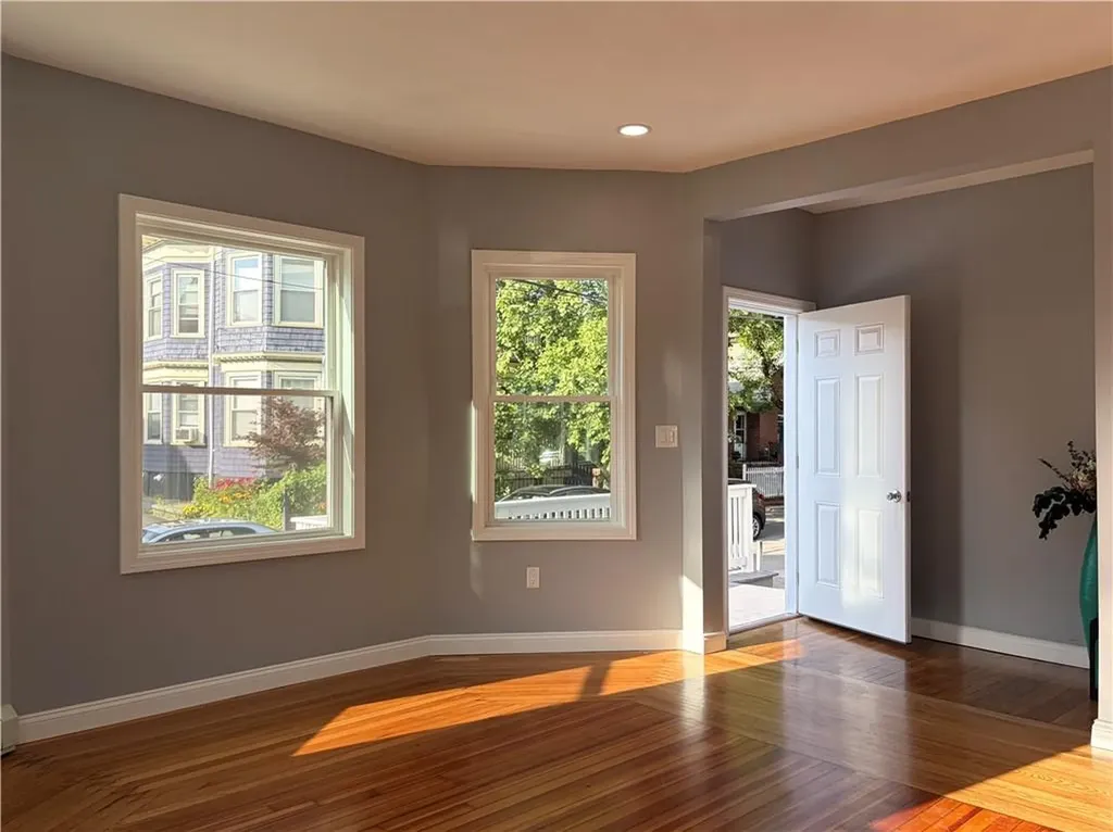 98 Whitmarsh Street Providence RI 02907