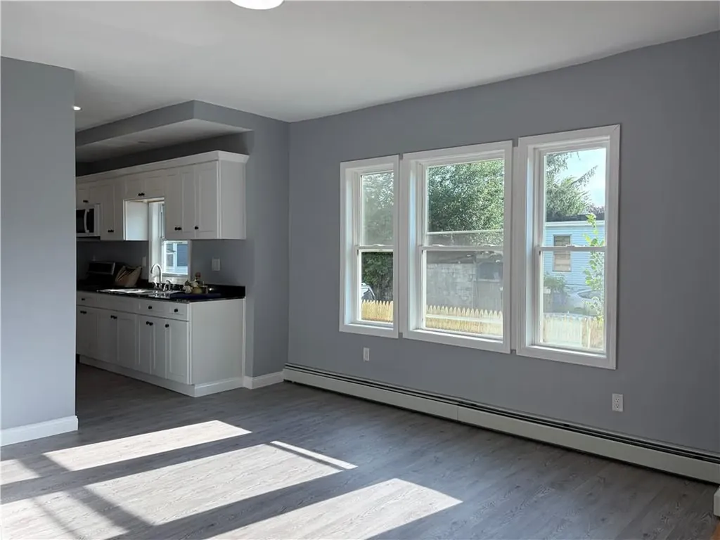 98 Whitmarsh Street Providence RI 02907