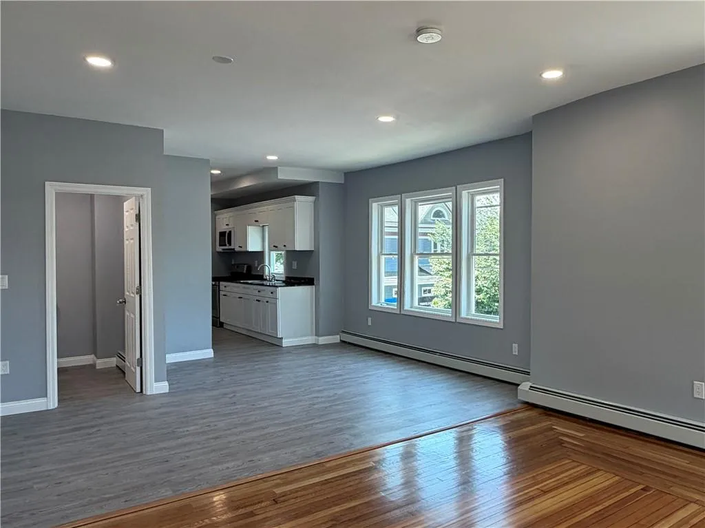 98 Whitmarsh Street Providence RI 02907