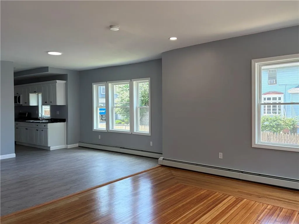98 Whitmarsh Street Providence RI 02907