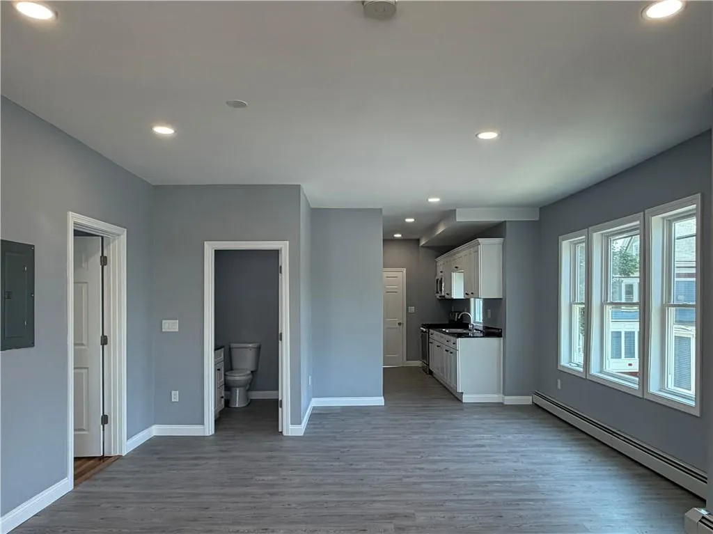 98 Whitmarsh Street Providence RI 02907