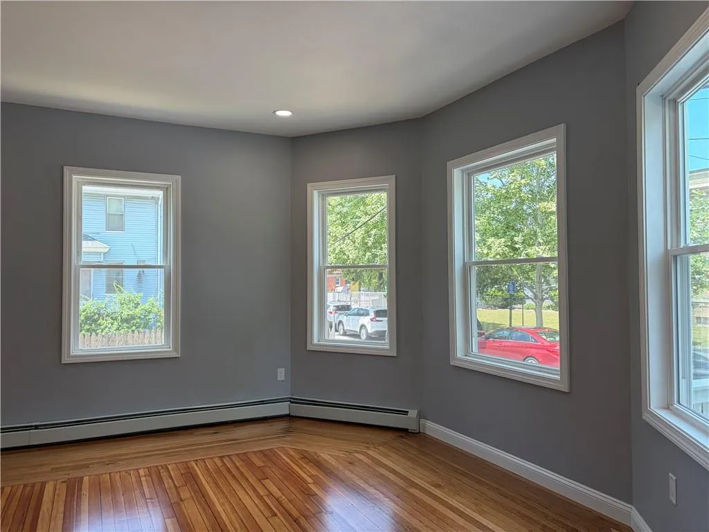 98 Whitmarsh Street Providence RI 02907