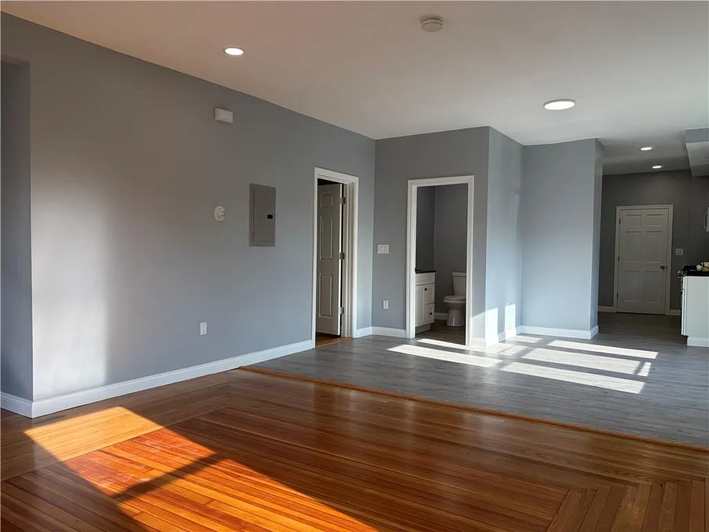 98 Whitmarsh Street Providence RI 02907
