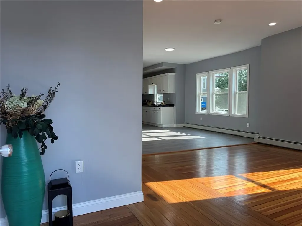 98 Whitmarsh Street Providence RI 02907
