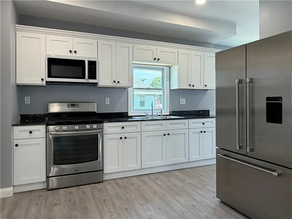 98 Whitmarsh Street Providence RI 02907