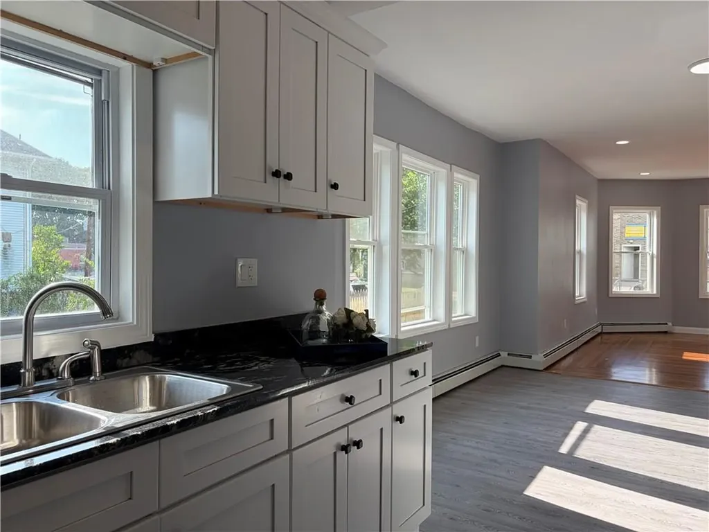 98 Whitmarsh Street Providence RI 02907