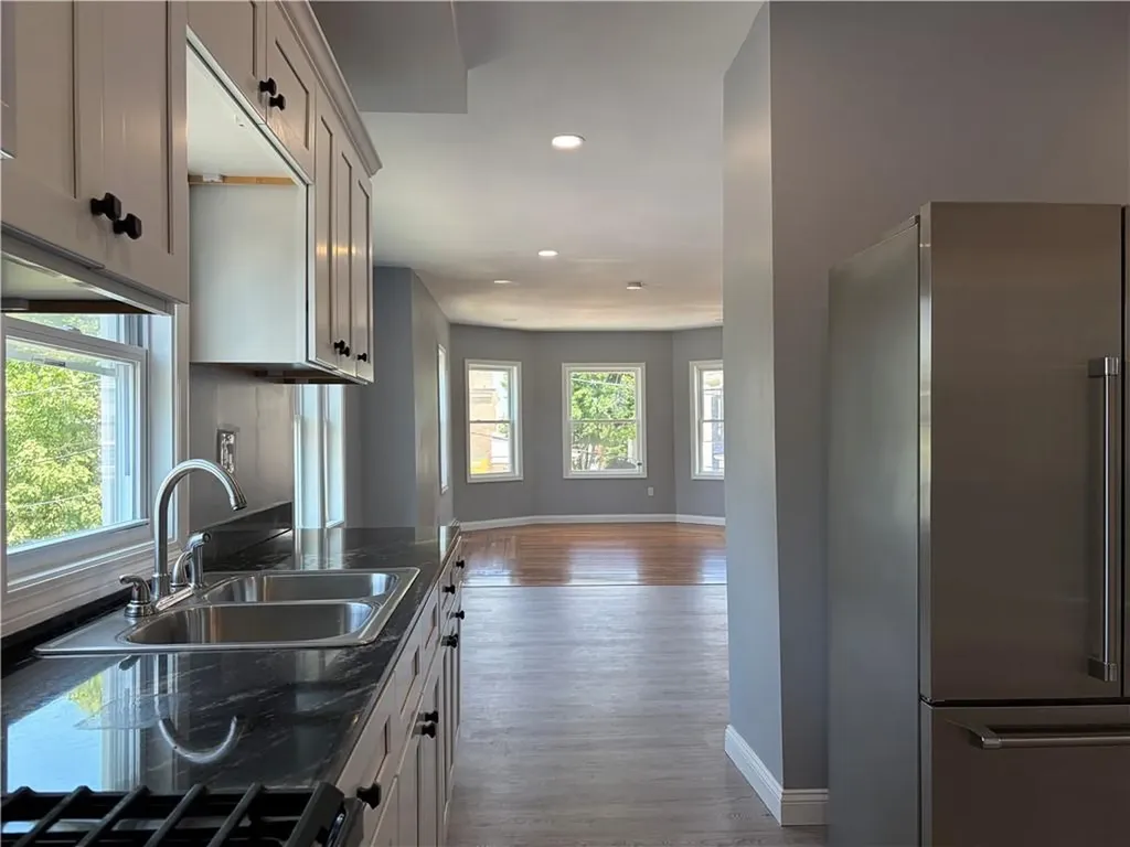 98 Whitmarsh Street Providence RI 02907