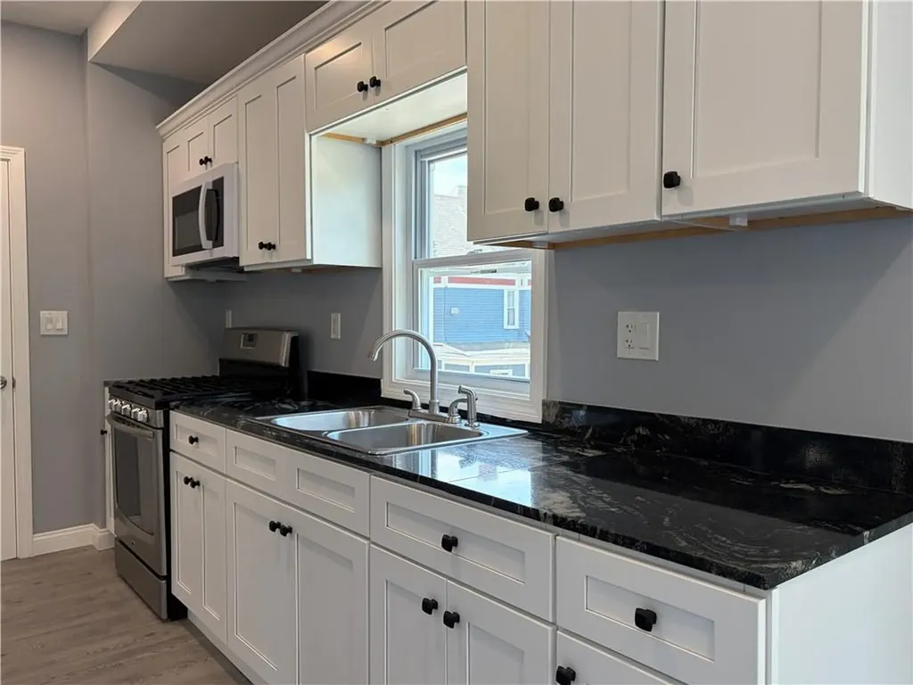 98 Whitmarsh Street Providence RI 02907