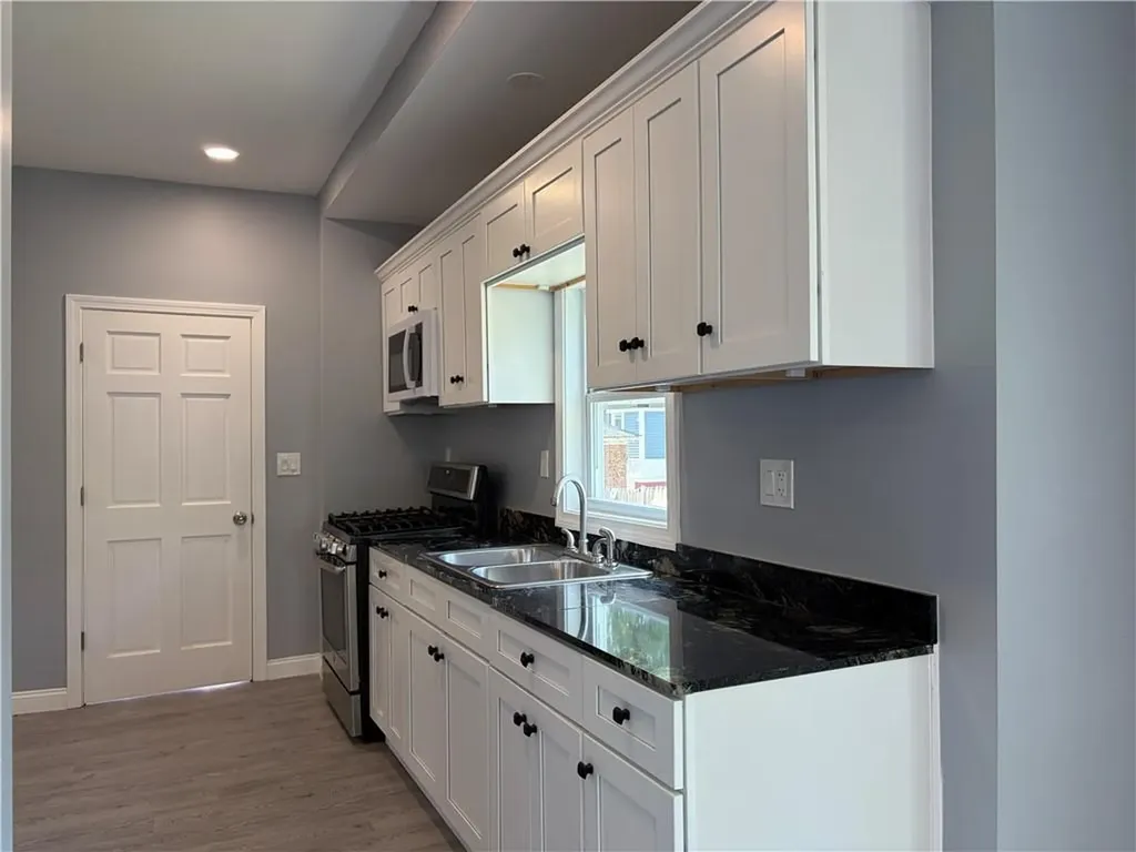 98 Whitmarsh Street Providence RI 02907