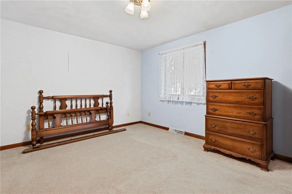 129 Woodside Avenue West Warwick RI 02893