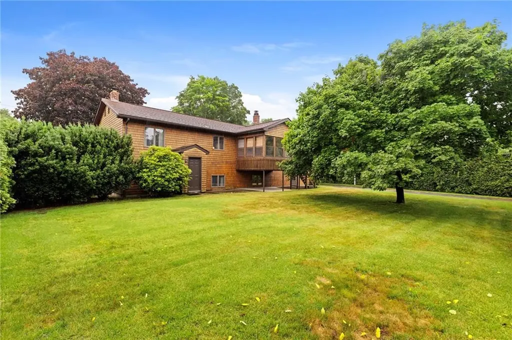 129 Woodside Avenue West Warwick RI 02893