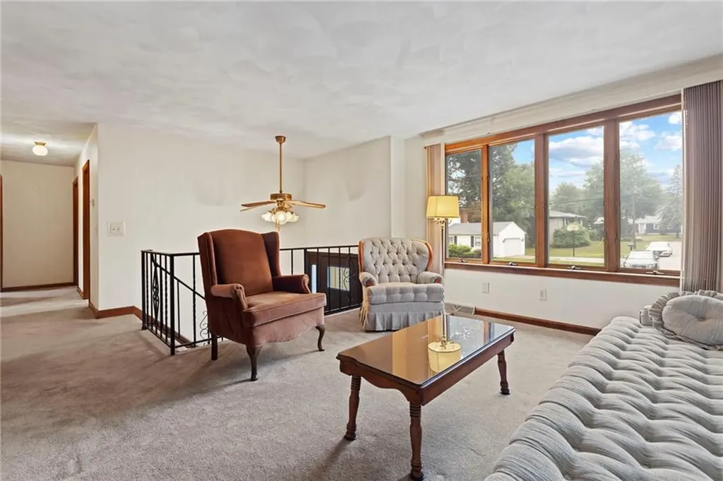 129 Woodside Avenue West Warwick RI 02893