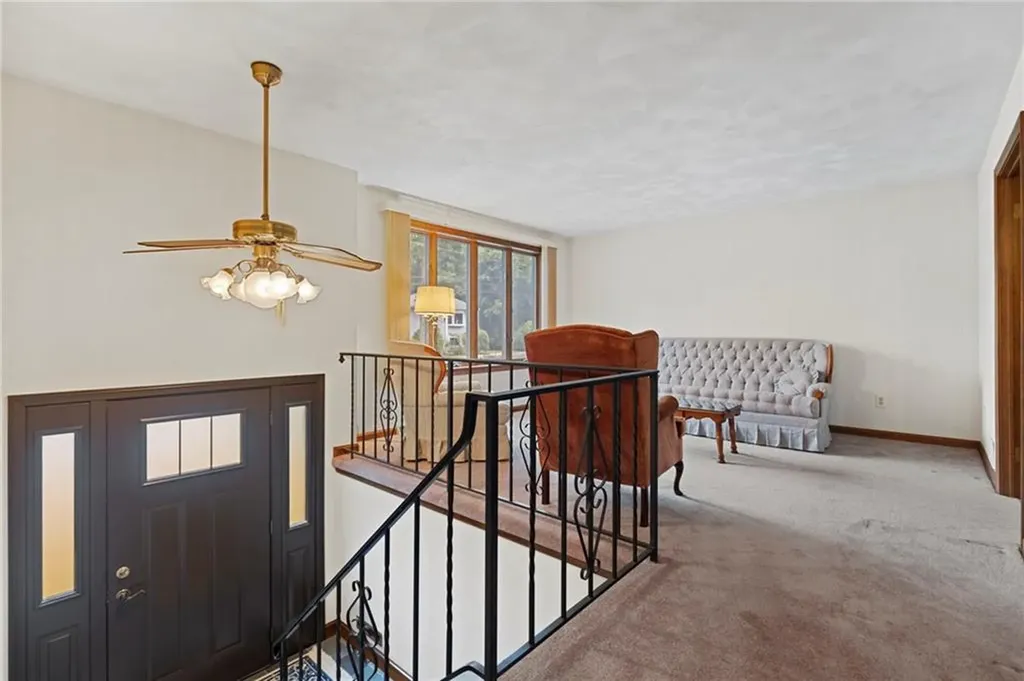 129 Woodside Avenue West Warwick RI 02893