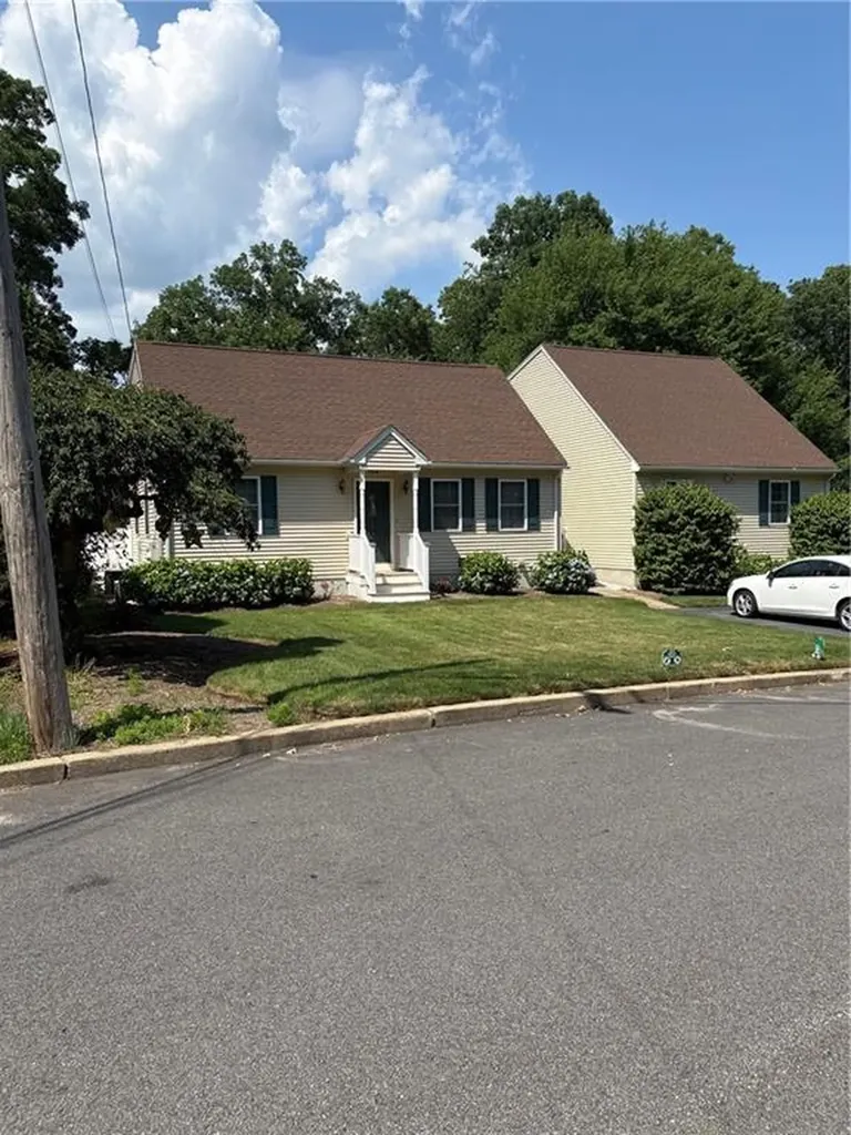 124 Setian Lane West Warwick RI 02893