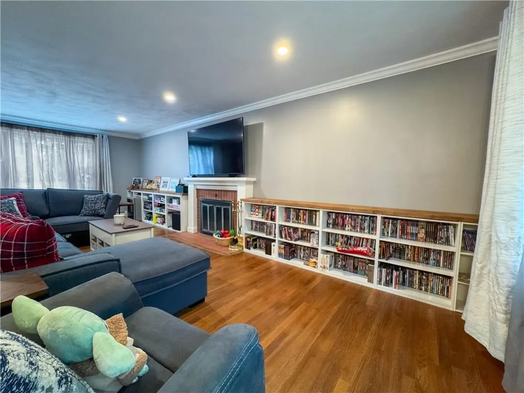 442 Eastview Avenue Somerset MA 02726