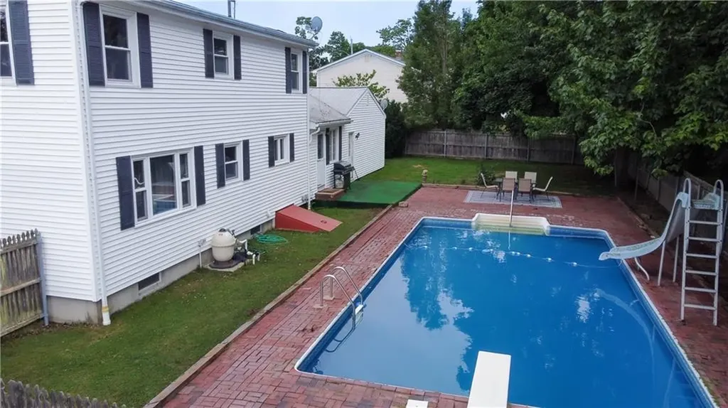 442 Eastview Avenue Somerset MA 02726