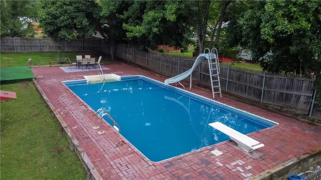 442 Eastview Avenue Somerset MA 02726