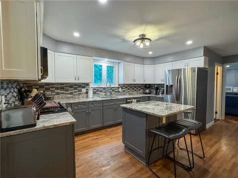 442 Eastview Avenue Somerset MA 02726