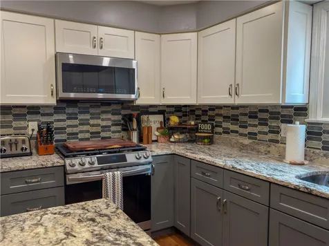 442 Eastview Avenue Somerset MA 02726