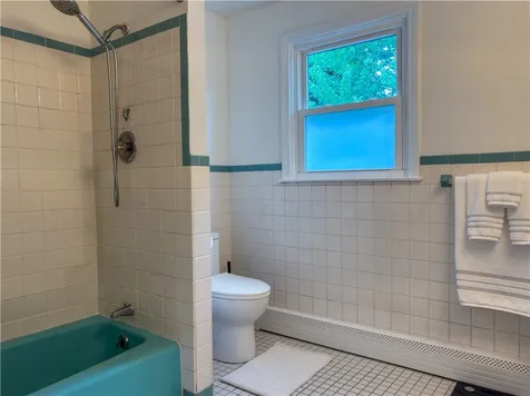 442 Eastview Avenue Somerset MA 02726