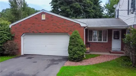 442 Eastview Avenue Somerset MA 02726