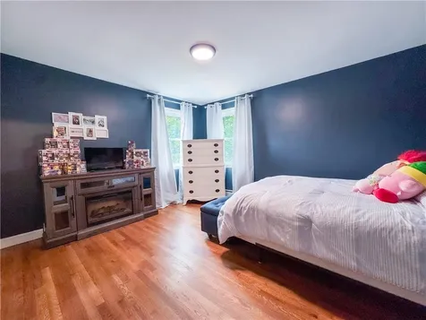 442 Eastview Avenue Somerset MA 02726