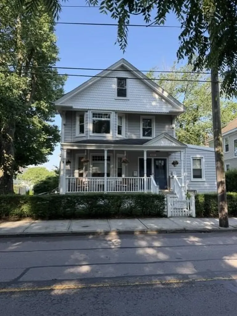 547 Spring Street Newport RI 02840