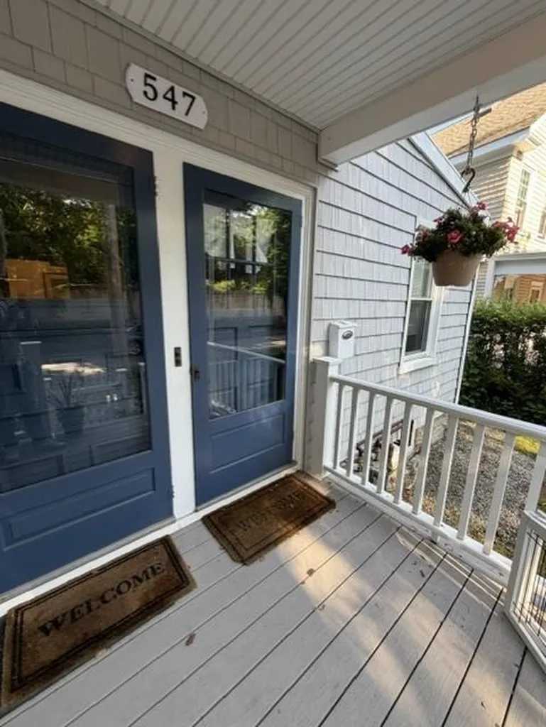 547 Spring Street Newport RI 02840