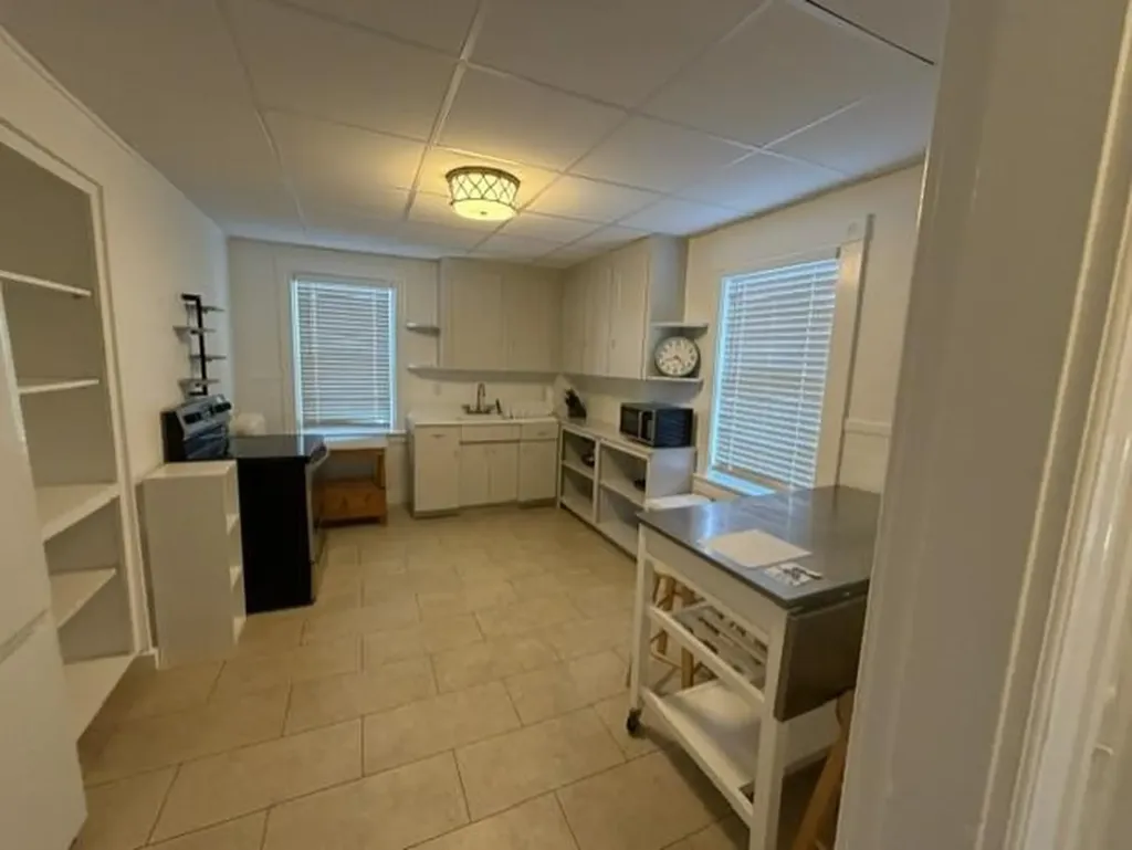 547 Spring Street Newport RI 02840