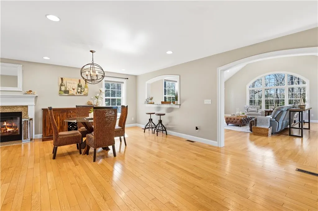 206 Burnside Avenue Seekonk MA 02771