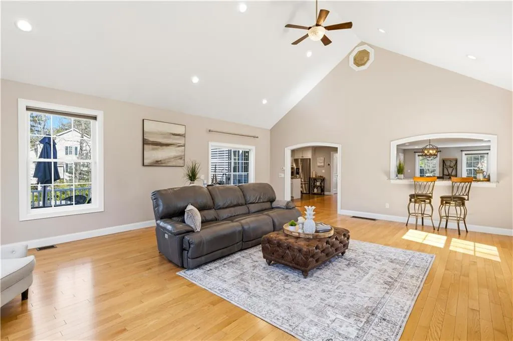 206 Burnside Avenue Seekonk MA 02771